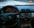 Синий БМВ Х5, объемом двигателя 3 л и пробегом 420 тыс. км за 5100 $, фото 2 на Automoto.ua