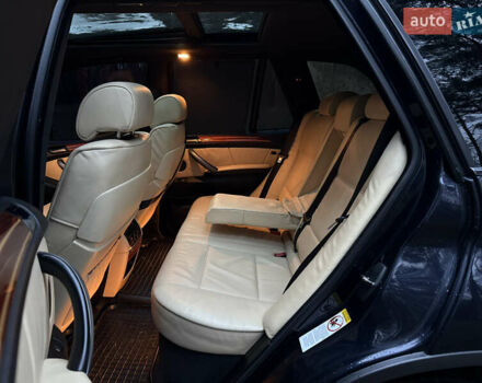 Синий БМВ Х5, объемом двигателя 3 л и пробегом 333 тыс. км за 9700 $, фото 31 на Automoto.ua