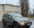 Синий БМВ Х5, объемом двигателя 3 л и пробегом 300 тыс. км за 6200 $, фото 2 на Automoto.ua