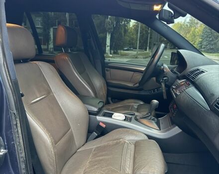 Синий БМВ Х5, объемом двигателя 3 л и пробегом 300 тыс. км за 5500 $, фото 17 на Automoto.ua