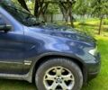 Синий БМВ Х5, объемом двигателя 3 л и пробегом 370 тыс. км за 10000 $, фото 1 на Automoto.ua
