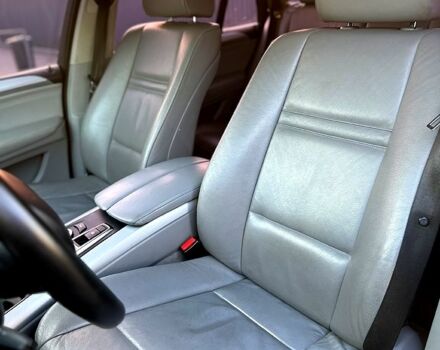 Синій БМВ Х5, об'ємом двигуна 3 л та пробігом 280 тис. км за 12999 $, фото 6 на Automoto.ua