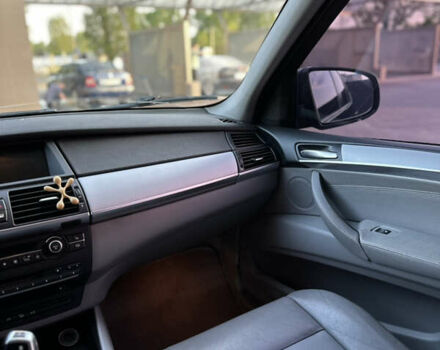 Синий БМВ Х5, объемом двигателя 3 л и пробегом 300 тыс. км за 12900 $, фото 10 на Automoto.ua