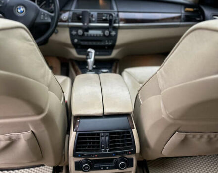 Синій БМВ Х5, об'ємом двигуна 3 л та пробігом 377 тис. км за 9000 $, фото 3 на Automoto.ua