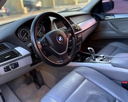 Синій БМВ Х5, об'ємом двигуна 3 л та пробігом 280 тис. км за 12999 $, фото 4 на Automoto.ua