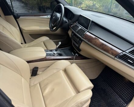 Синий БМВ Х5, объемом двигателя 3 л и пробегом 260 тыс. км за 9250 $, фото 6 на Automoto.ua