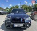 Синий БМВ Х5, объемом двигателя 3 л и пробегом 323 тыс. км за 9000 $, фото 1 на Automoto.ua