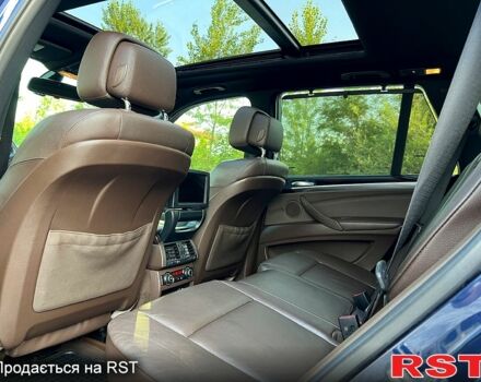 Синій БМВ Х5, об'ємом двигуна 3 л та пробігом 153 тис. км за 15000 $, фото 4 на Automoto.ua
