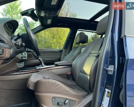 Синій БМВ Х5, об'ємом двигуна 2.98 л та пробігом 153 тис. км за 14000 $, фото 19 на Automoto.ua