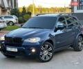 Синий БМВ Х5, объемом двигателя 2.98 л и пробегом 303 тыс. км за 13800 $, фото 1 на Automoto.ua