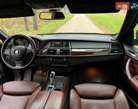 Синий БМВ Х5, объемом двигателя 3 л и пробегом 294 тыс. км за 16600 $, фото 13 на Automoto.ua