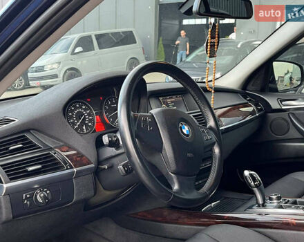 Синій БМВ Х5, об'ємом двигуна 3 л та пробігом 302 тис. км за 13490 $, фото 40 на Automoto.ua