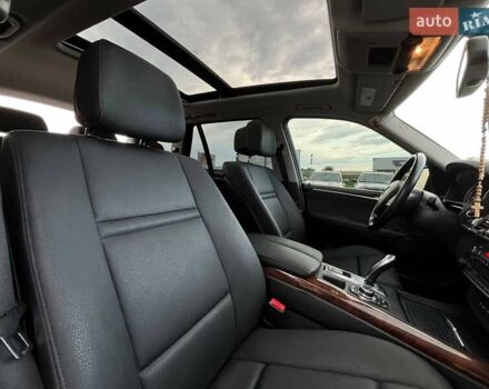 Синій БМВ Х5, об'ємом двигуна 3 л та пробігом 302 тис. км за 13490 $, фото 5 на Automoto.ua