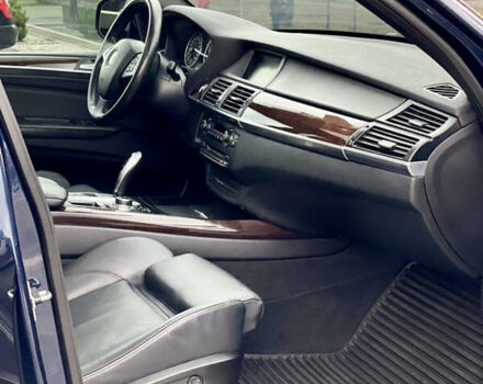 Синій БМВ Х5, об'ємом двигуна 3 л та пробігом 215 тис. км за 18000 $, фото 11 на Automoto.ua