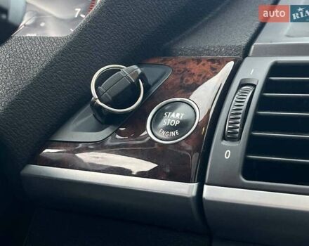 Синій БМВ Х5, об'ємом двигуна 3 л та пробігом 302 тис. км за 13490 $, фото 25 на Automoto.ua