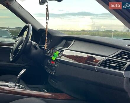 Синій БМВ Х5, об'ємом двигуна 3 л та пробігом 302 тис. км за 13490 $, фото 8 на Automoto.ua