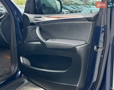 Синій БМВ Х5, об'ємом двигуна 3 л та пробігом 302 тис. км за 13490 $, фото 2 на Automoto.ua