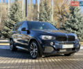 Синий БМВ Х5, объемом двигателя 2 л и пробегом 137 тыс. км за 30000 $, фото 1 на Automoto.ua