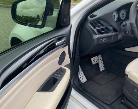 Білий БМВ Х6 М, об'ємом двигуна 4.4 л та пробігом 125 тис. км за 17900 $, фото 5 на Automoto.ua