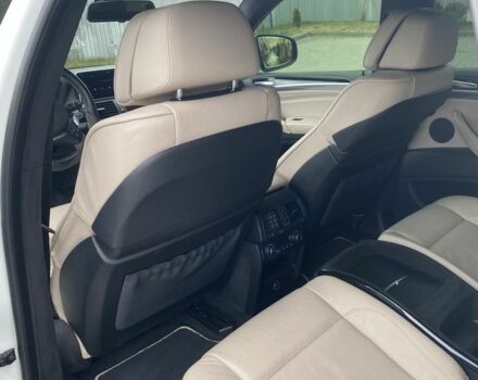 Білий БМВ Х6 М, об'ємом двигуна 4.4 л та пробігом 125 тис. км за 17900 $, фото 6 на Automoto.ua