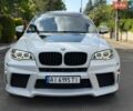 Белый БМВ Х6 М, объемом двигателя 4.4 л и пробегом 169 тыс. км за 17999 $, фото 1 на Automoto.ua