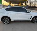 Белый БМВ Х6 М, объемом двигателя 3 л и пробегом 150 тыс. км за 38000 $, фото 1 на Automoto.ua