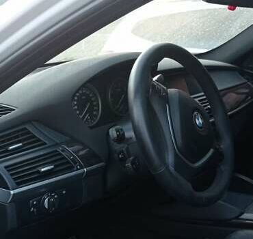 Белый БМВ Х6, объемом двигателя 4.39 л и пробегом 180 тыс. км за 8500 $, фото 4 на Automoto.ua