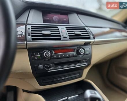 Білий БМВ Х6, об'ємом двигуна 4.4 л та пробігом 100 тис. км за 16500 $, фото 47 на Automoto.ua