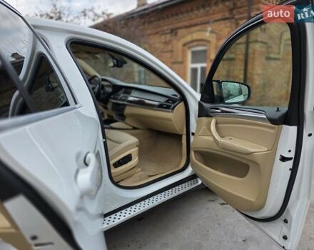 Белый БМВ Х6, объемом двигателя 4.39 л и пробегом 99 тыс. км за 14500 $, фото 34 на Automoto.ua