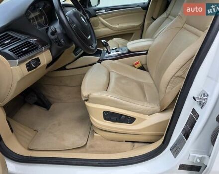 Білий БМВ Х6, об'ємом двигуна 4.4 л та пробігом 100 тис. км за 16500 $, фото 55 на Automoto.ua