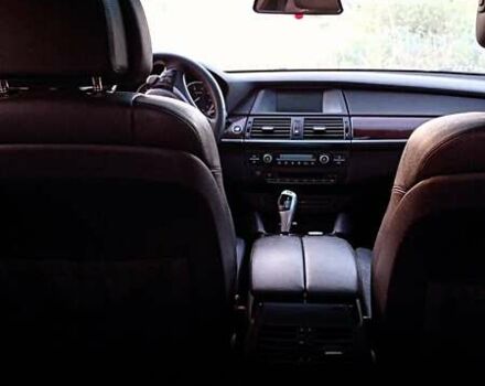 Белый БМВ Х6, объемом двигателя 4.39 л и пробегом 187 тыс. км за 10800 $, фото 8 на Automoto.ua