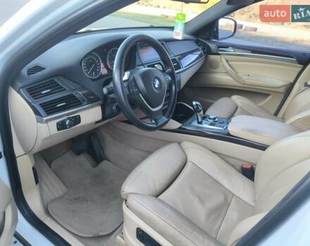 Белый БМВ Х6, объемом двигателя 4.4 л и пробегом 165 тыс. км за 12500 $, фото 7 на Automoto.ua