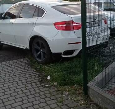 Белый БМВ Х6, объемом двигателя 4.39 л и пробегом 180 тыс. км за 8500 $, фото 12 на Automoto.ua