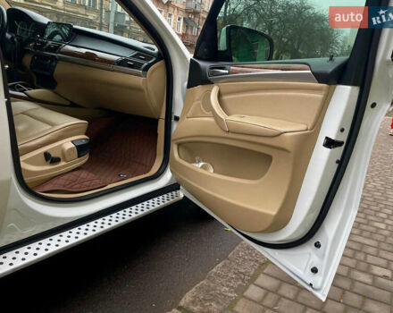 Белый БМВ Х6, объемом двигателя 2.98 л и пробегом 159 тыс. км за 12500 $, фото 4 на Automoto.ua