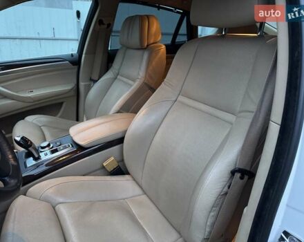 Белый БМВ Х6, объемом двигателя 4.4 л и пробегом 100 тыс. км за 11999 $, фото 63 на Automoto.ua