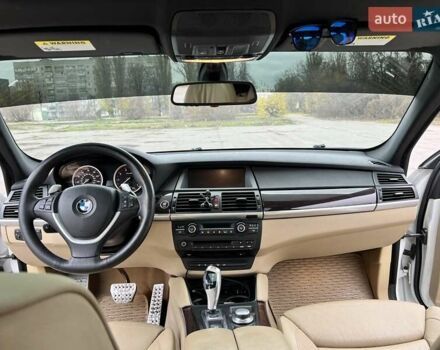 Белый БМВ Х6, объемом двигателя 4.4 л и пробегом 170 тыс. км за 16500 $, фото 18 на Automoto.ua