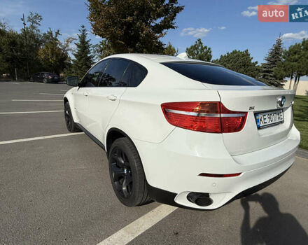 Белый БМВ Х6, объемом двигателя 3 л и пробегом 163 тыс. км за 12500 $, фото 3 на Automoto.ua