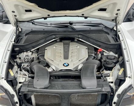 Белый БМВ Х6, объемом двигателя 4.4 л и пробегом 170 тыс. км за 16500 $, фото 21 на Automoto.ua