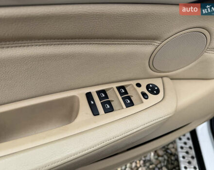 Белый БМВ Х6, объемом двигателя 3 л и пробегом 220 тыс. км за 15900 $, фото 17 на Automoto.ua