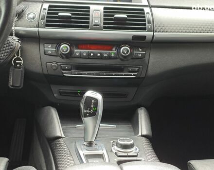 Белый БМВ Х6, объемом двигателя 3 л и пробегом 152 тыс. км за 16000 $, фото 18 на Automoto.ua