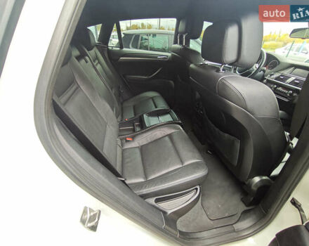 Белый БМВ Х6, объемом двигателя 3 л и пробегом 152 тыс. км за 16000 $, фото 17 на Automoto.ua