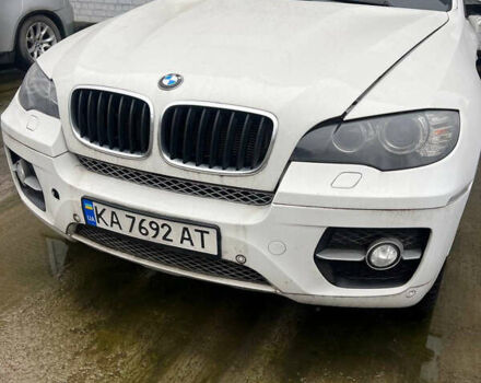 Белый БМВ Х6, объемом двигателя 3 л и пробегом 150 тыс. км за 10000 $, фото 1 на Automoto.ua