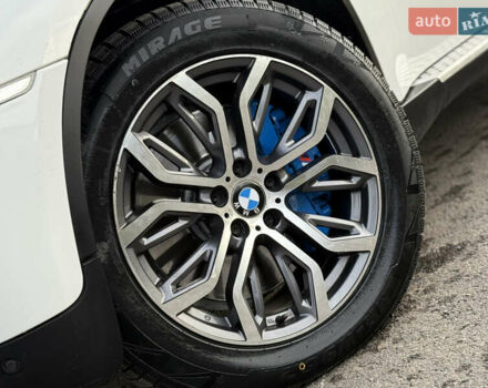 Білий БМВ Х6, об'ємом двигуна 3 л та пробігом 303 тис. км за 17850 $, фото 31 на Automoto.ua