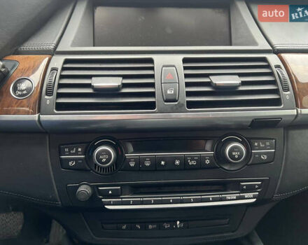 Белый БМВ Х6, объемом двигателя 3 л и пробегом 150 тыс. км за 10000 $, фото 17 на Automoto.ua