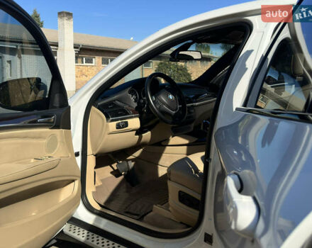 БМВ Х6 2010 в Запорожье на Automoto.ua Белый БМВ Х6, объемом двигателя 3 л и пробегом 138 тыс. км за 16900 $, фото 31 на Automoto.ua