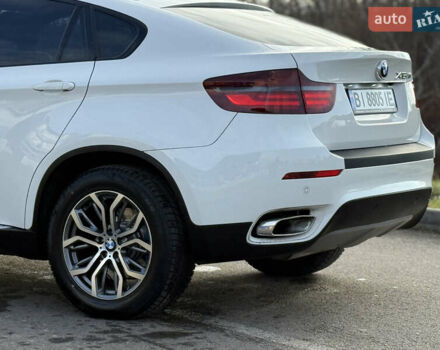 Білий БМВ Х6, об'ємом двигуна 3 л та пробігом 303 тис. км за 17850 $, фото 53 на Automoto.ua
