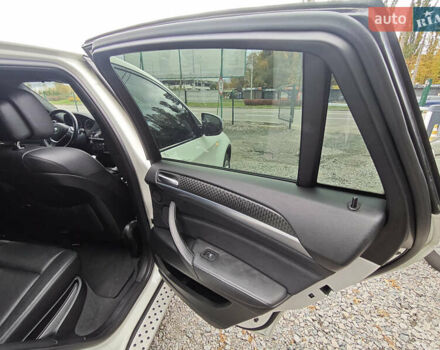 Белый БМВ Х6, объемом двигателя 3 л и пробегом 152 тыс. км за 16000 $, фото 18 на Automoto.ua