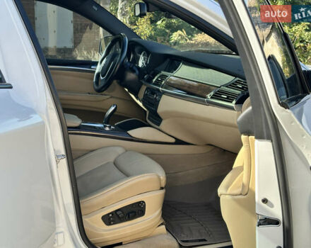 БМВ Х6 2010 в Запорожье на Automoto.ua Белый БМВ Х6, объемом двигателя 3 л и пробегом 138 тыс. км за 16900 $, фото 29 на Automoto.ua