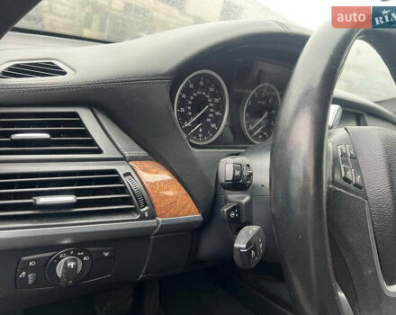 Белый БМВ Х6, объемом двигателя 3 л и пробегом 150 тыс. км за 10000 $, фото 16 на Automoto.ua