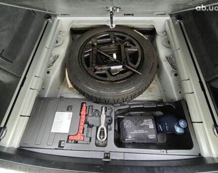 Белый БМВ Х6, объемом двигателя 3 л и пробегом 152 тыс. км за 16000 $, фото 19 на Automoto.ua